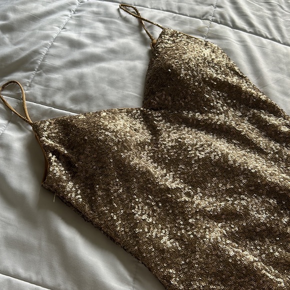 NWT-La femme sequin mini in bronze / rose gold - Picture 3 of 6